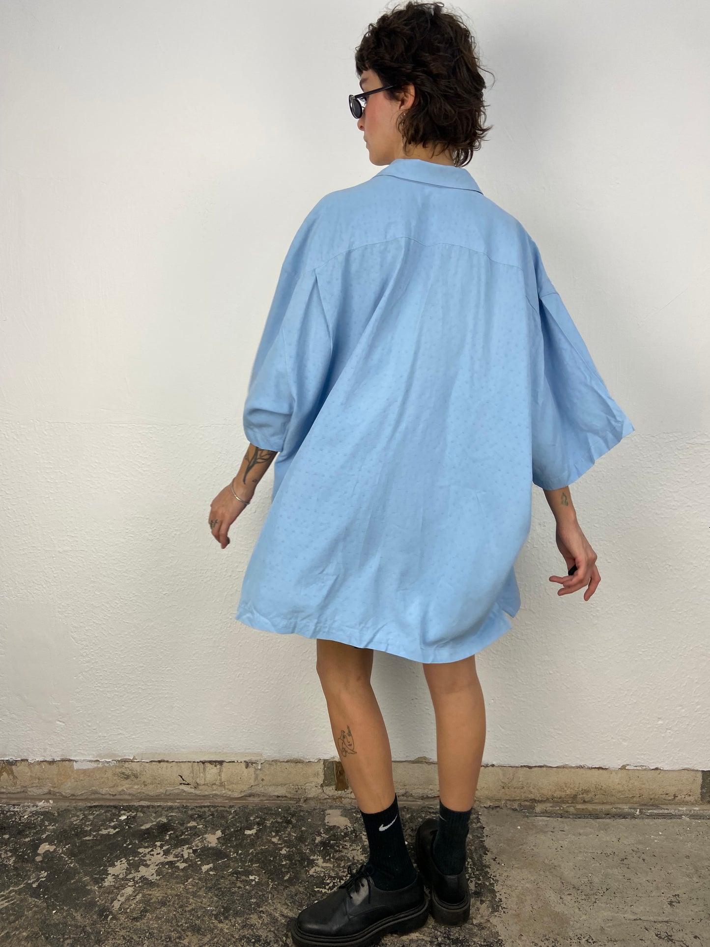 Camisa seda pura vtg Bahamas azul claro