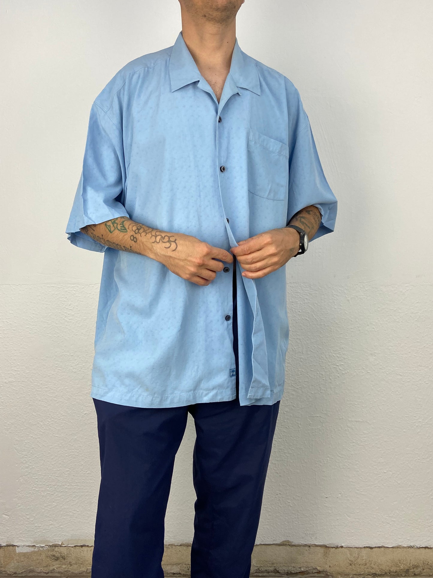 Camisa seda pura vtg Bahamas azul claro